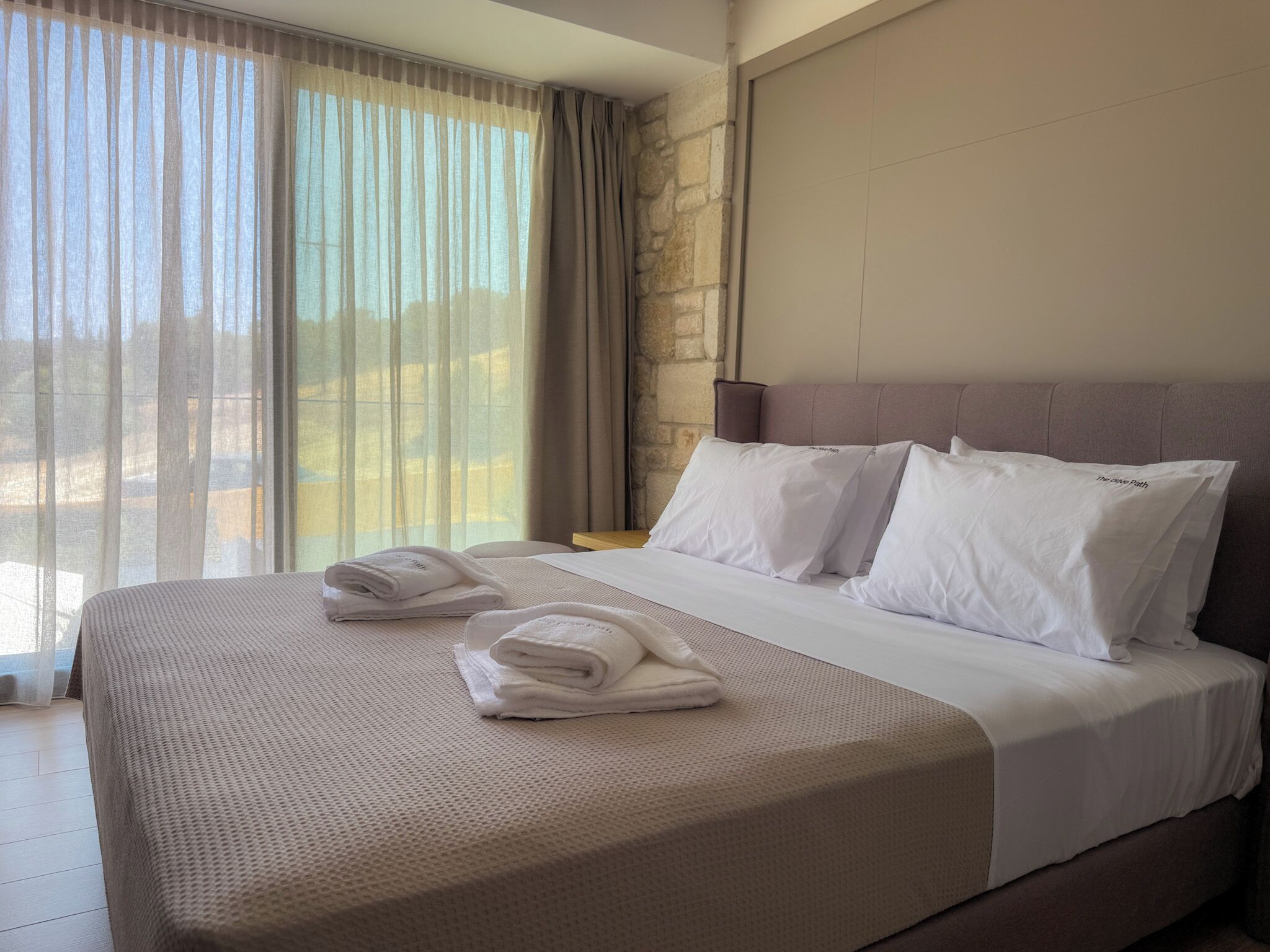 Laptop workspace, soundproofing, iron/ironing board, free WiFi