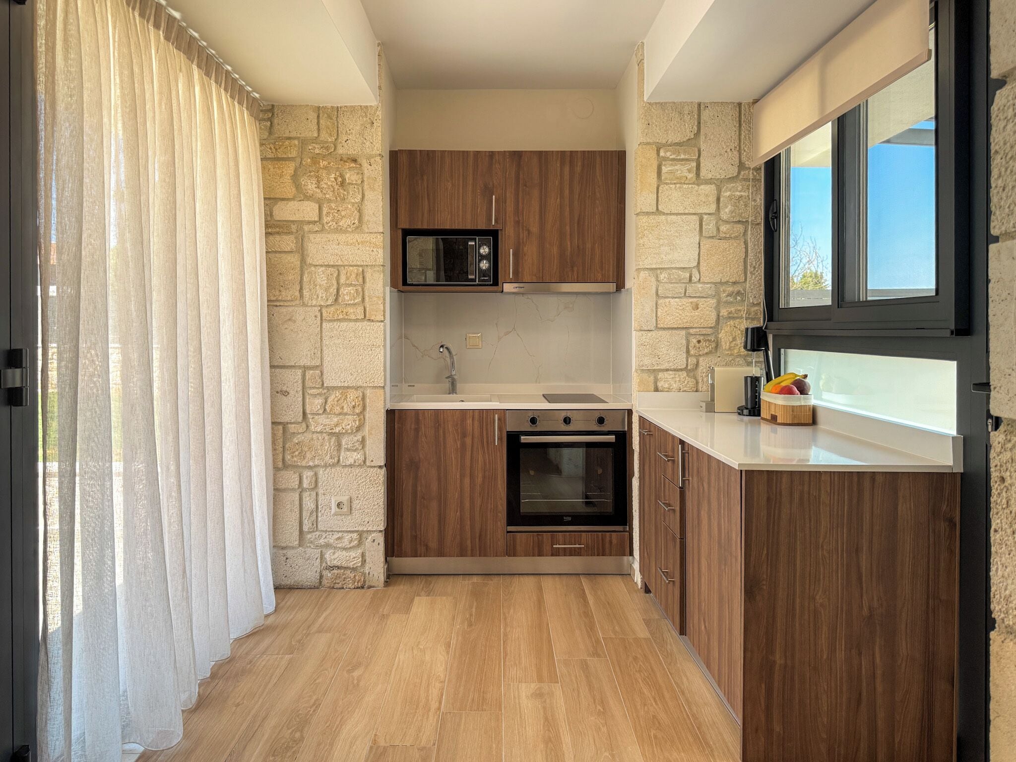 Mini-fridge, microwave, oven, stovetop