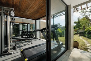 Villa Familiale, piscine privée, vue jardin | Wi-Fi gratuit, draps fournis