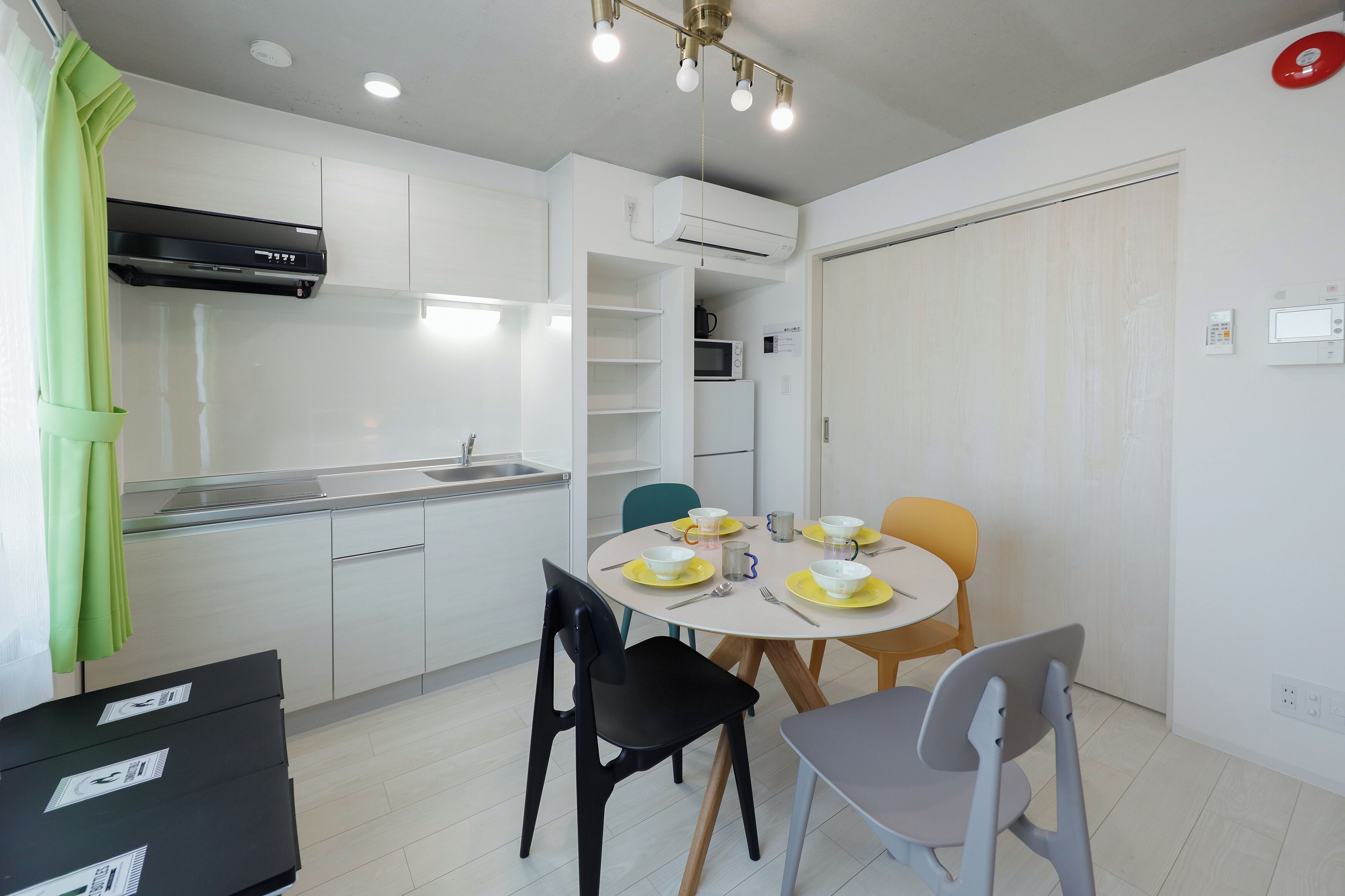 Apartment, Non Smoking (402) | Private kitchen | Fridge, microwave, stovetop, cookware/dishes/utensils