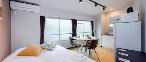 Apartment, Non Smoking (201) | Living area