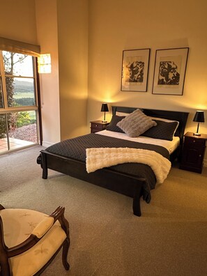 6 bedrooms, in-room safe, iron/ironing board, travel crib