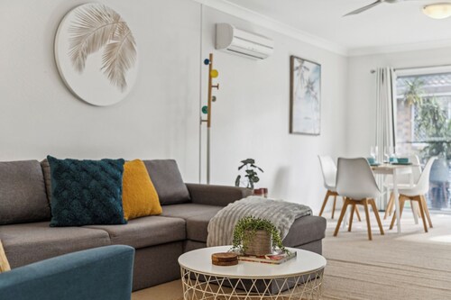 Boardwalk Breeze- Pets Stay Free, Accessible,