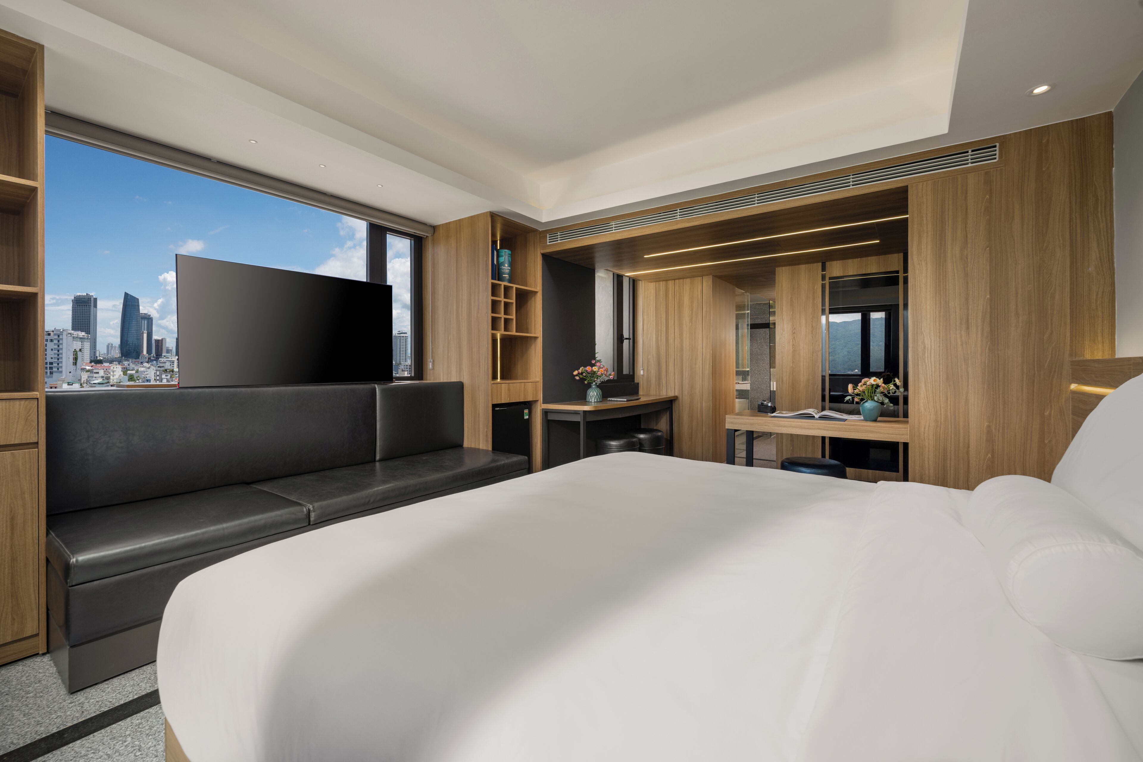 Presidential Double Room, City View | Desk, laptop workspace, free WiFi, bed sheets