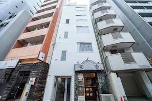 Interior - Yamamoto Building by Tranova (Tokyo)