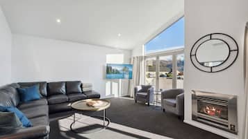 TV, fireplace, stereo, offices