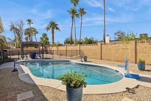 Pool - 4BR w/ Pool, Pool Table, Fire Pit & BBQ Grill (Scottsdale)