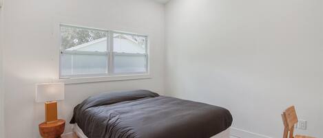 熨斗/熨衣板、WiFi、床单