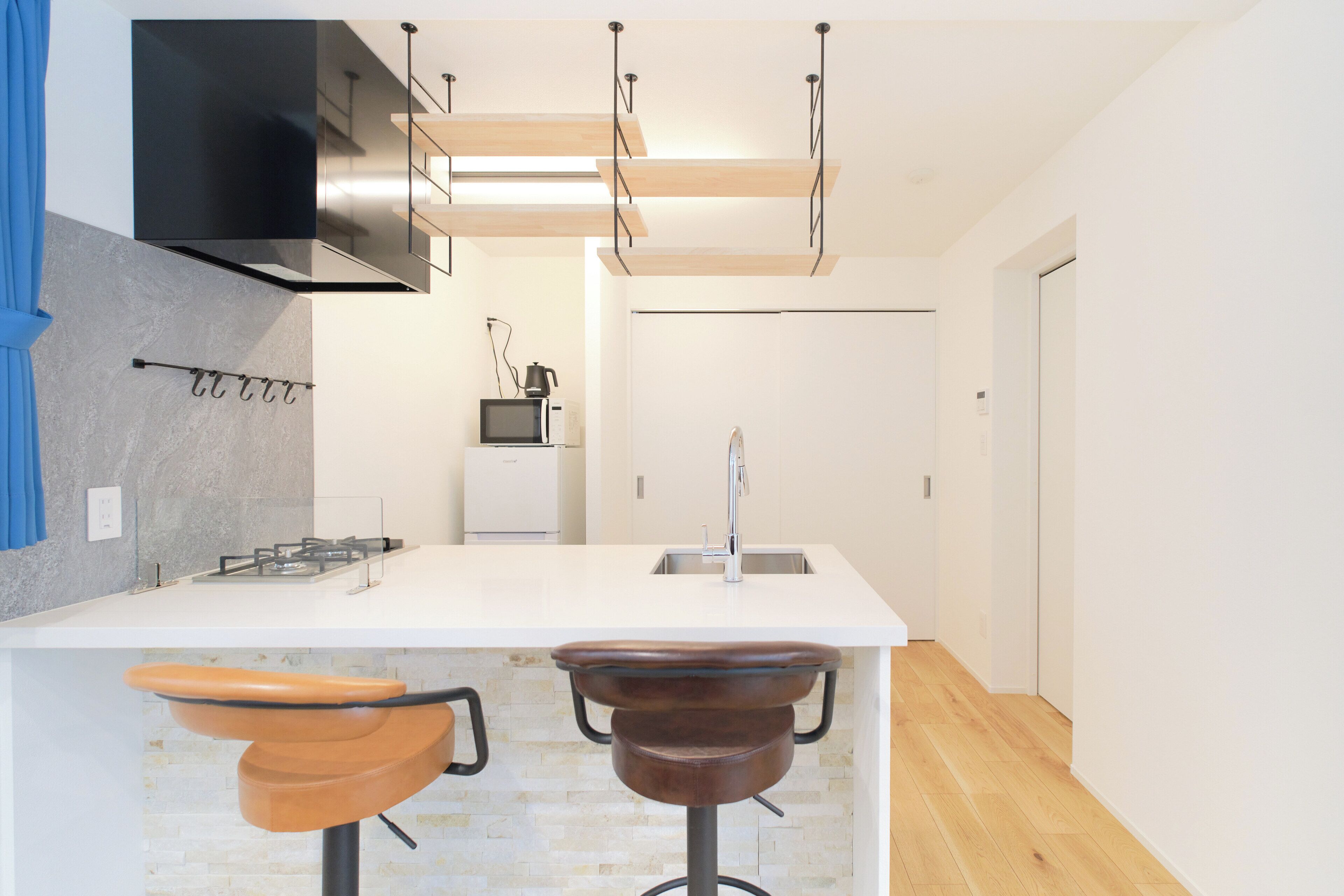 Apartamento, para não fumantes (A(3p)) | Cozinha privada | Geladeira, micro-ondas, cooktop, talheres/pratos/utensílios de cozinha