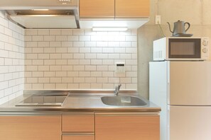 502 (3 people), Non Smoking | Private kitchen