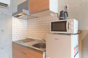 501 (3 people), Non Smoking | Private kitchen | Fridge, microwave, stovetop, electric kettle - U Place Shimokitazawa (Tokyo)