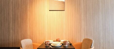 503 (3 people), Non Smoking | Free WiFi