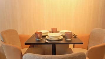 501 (3 people), Non Smoking | Free WiFi