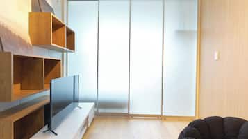 502 (3 people), Non Smoking | Free WiFi