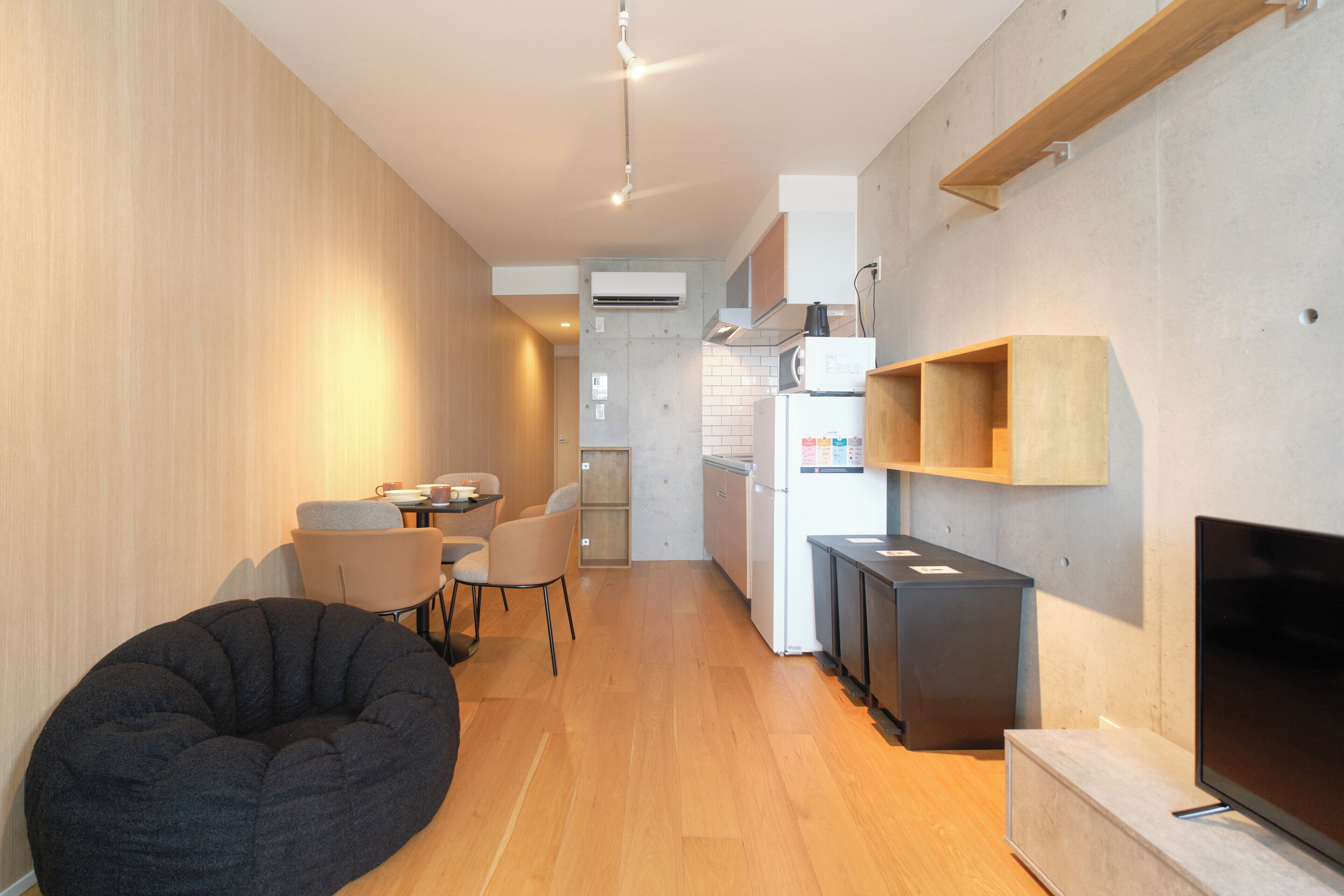 501 (3 people), Non Smoking | Free WiFi