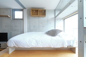 501 (3 people), Non Smoking