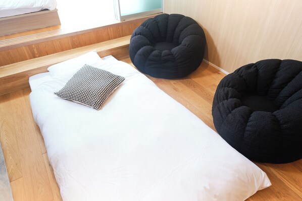 501 (3 people), Non Smoking | Free WiFi