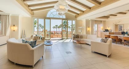 2-bedroom villa in Marriott's Newport Beach Resort,  Near beaches and Disneyland