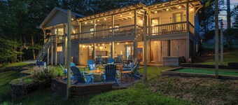 Epic Home Sleeps 20-Basketball Court-Hot Tub-Sauna