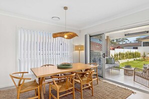 Dining - The Haven by Coast Hosting (Ettalong Beach)