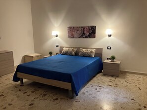 2 chambres, fer et planche à repasser, draps fournis