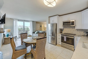 Fridge, microwave, stovetop, dishwasher