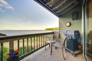 Property grounds - Water Views & Marina Access: Port Ludlow Getaway (Port Ludlow)