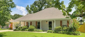 Updated Retreat w/ Outdoor Space in Flowood!