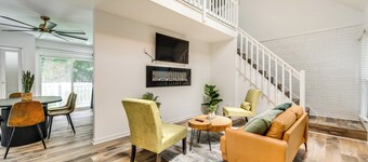 Game Room + Yard: Updated House in Chester!