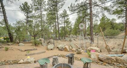 2 Mi to Dtwn Prescott: Cabin w/ Furnished Deck!