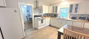 Eastman Cottage Historic