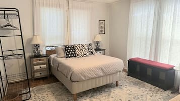 3 chambres, fer et planche à repasser, Wi-Fi gratuit, draps fournis