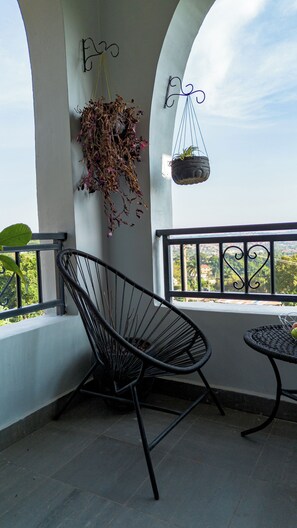 Property grounds - Charming 2-bedroom apartment in welcoming Kampala with unlimited WiFi (Kampala)