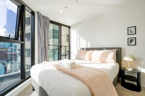 2 bedrooms, iron/ironing board, free WiFi, bed sheets - Stylish 2-Bedroom Apartment in Central Auckland (Auckland)