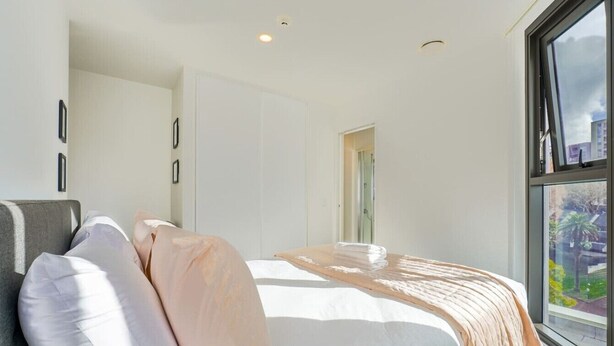 2 bedrooms, iron/ironing board, free WiFi, bed sheets - Stylish 2-Bedroom Apartment in Central Auckland (Auckland)