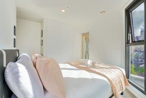 2 bedrooms, iron/ironing board, WiFi (free), bed sheets