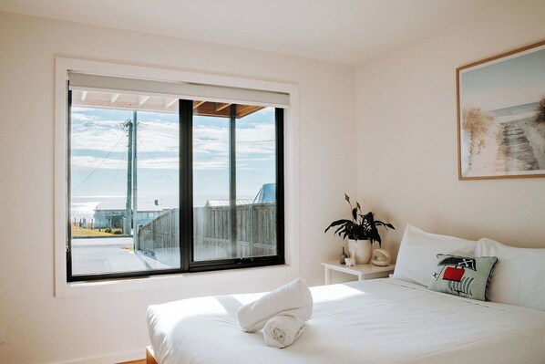 6 bedrooms, WiFi, bed sheets