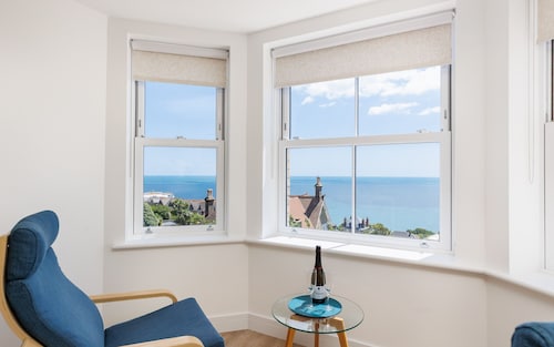 Beaumont - Ventnor, Isle of Wight