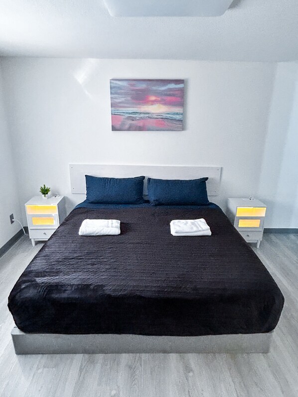 3 bedrooms, desk, free WiFi, bed sheets