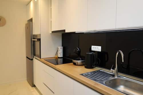 Appartement (Two Bedroom Apartment with Terrace) | Cuisine privée | Réfrigérateur
