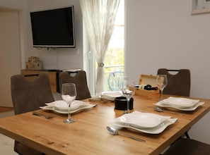 Appartement (Two Bedroom Apartment with Terrace) | Salle à manger