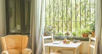 Simple studio in residential area. Very quiet