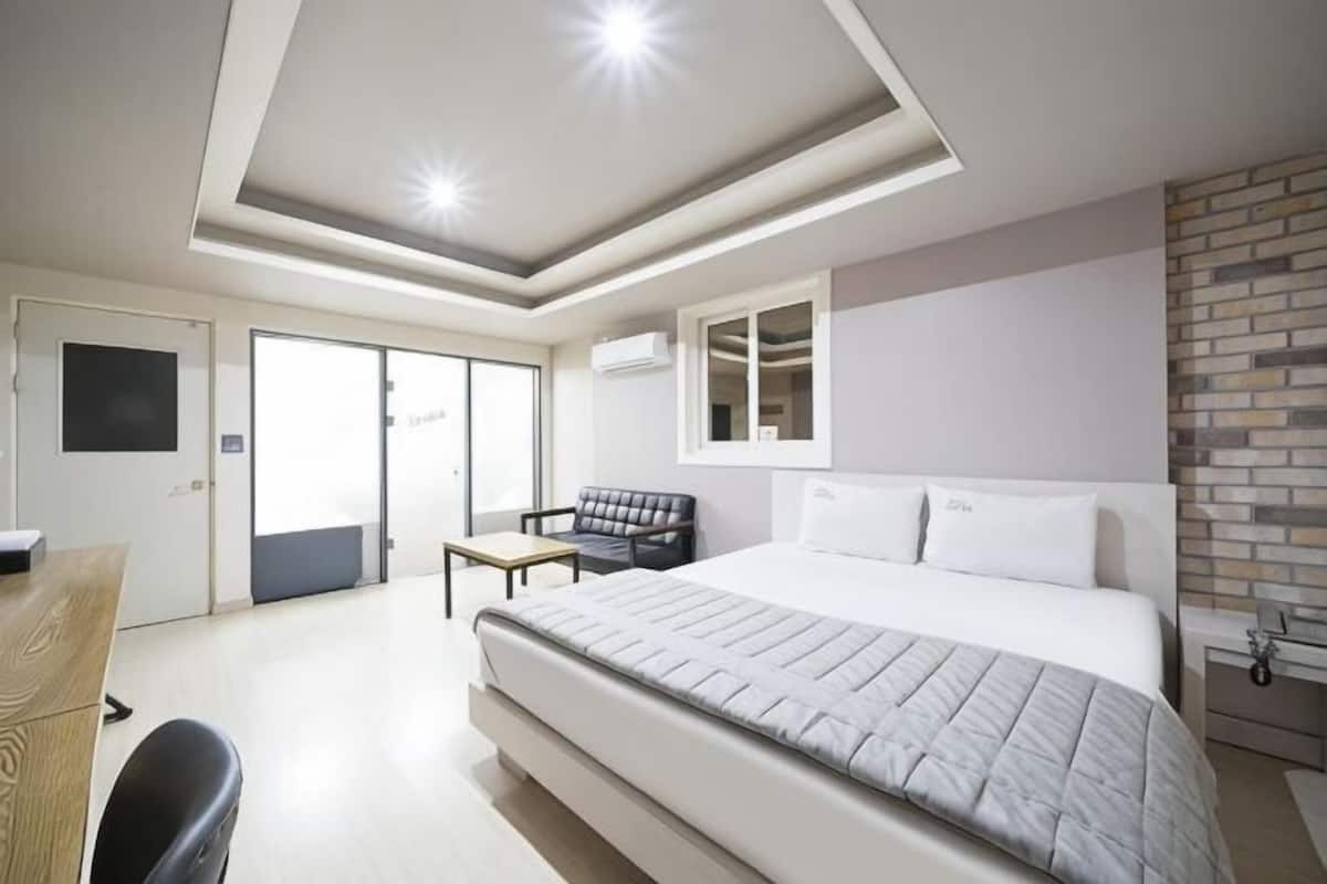 Wifi gratis y ropa de cama