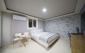 Standard Double Room, 1 King Bed | Free WiFi, bed sheets - Daegu Suseong DRAMA (Daegu)