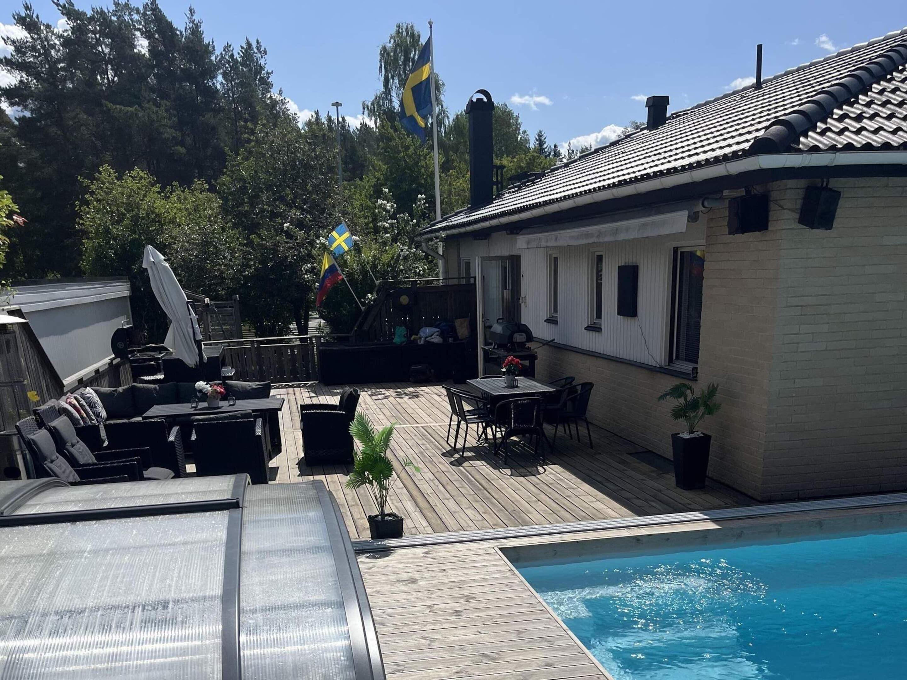 House | Outdoor dining