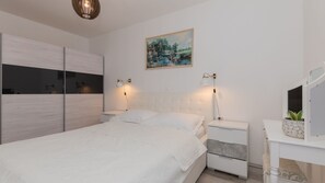 3 habitaciones, tabla de planchar con plancha y wifi gratis 