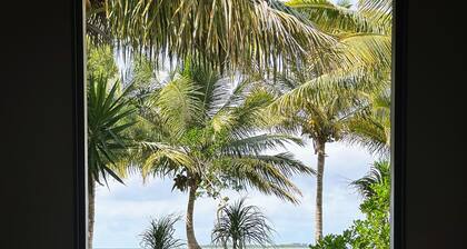Slow-living by the lagoon – Beachfront stay in Naïa Bay, New Caledonia