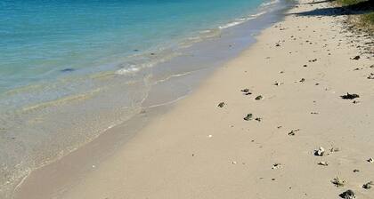 Slow-living by the lagoon – Beachfront stay in Naïa Bay, New Caledonia