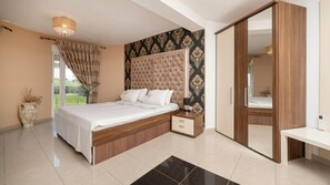 12 chambres, fer et planche à repasser, Wi-Fi gratuit, draps fournis