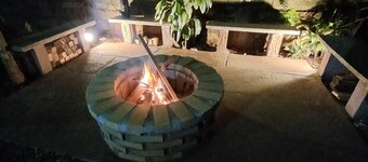 Charming cabin in brilliant Centro Montenegro with WiFi, AC,  outdoor fireplace